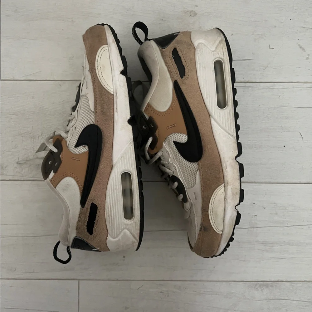 NIKE WOMENS AIR MAX 90 FUTURA USED - Picture 6 of 6
